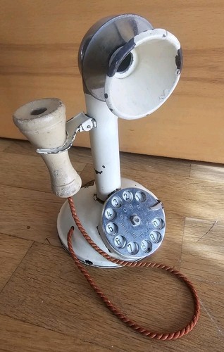 Sehr altes spielzeug - altes, spielzeug-telefon